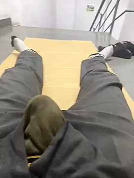 hotboy43339 online show from November 6, 2025, 5:17 pm