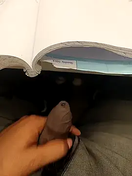 hotboy43339 online show from February 3, 2026, 6:22 am