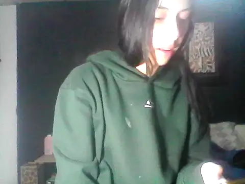 Snapshot of Dara-montenegro chatting on October 3, 2025, 8:16 am Dara-montenegro online show from October 3, 2025, 8:16 am