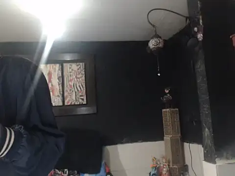 Snapshot of Dara-montenegro chatting on October 18, 2025, 12:12 am Dara-montenegro online show from October 18, 2025, 12:12 am