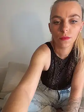 BrumeLove online show from February 6, 2026, 12:45 pm