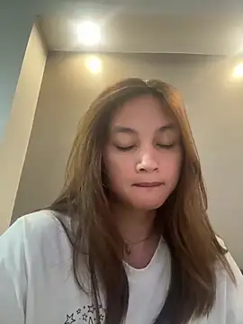 LanySylvia online show from May 9, 2026, 6:33 pm