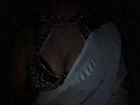 MonVilain01 online show from December 19, 2025, 7:27 pm