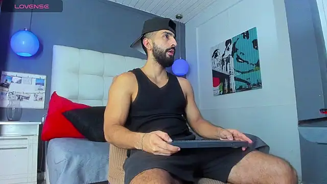 Yiyo10  online show from February 14, 2026, 5:07 am