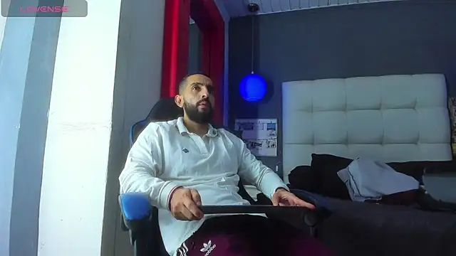 Yiyo10  online show from February 23, 2026, 3:30 am