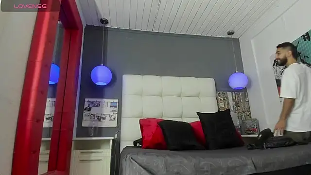 Yiyo10  online show from February 8, 2026, 4:10 am