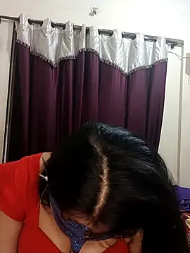 MEERAcle online show from February 10, 2026, 3:44 pm