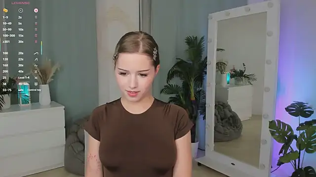 JanetMoor online show from December 5, 2025, 9:01 pm