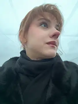 Snapshot of Only_April chatting on December 3, 2025, 6:36 am Only April online show from December 3, 2025, 6:36 am