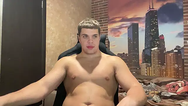 MusclePhantom online show from November 11, 2025, 9:42 pm