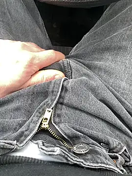 Snapshot of wwwiiilll chatting on November 16, 2025, 12:10 pm wwwiiilll online show from November 16, 2025, 12:10 pm