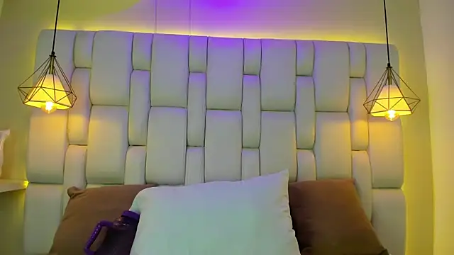 HannaPotther online show from November 19, 2025, 11:21 am