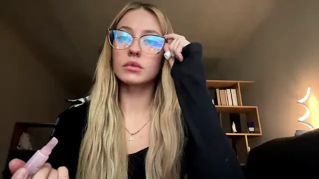Snapshot of Jetta_Corsacami chatting on September 14, 2025, 1:33 pm Jetta Corsacami online show from September 14, 2025, 1:33 pm