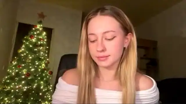 Snapshot of Jetta_Corsacami chatting on December 17, 2025, 12:32 pm Jetta Corsacami online show from December 17, 2025, 12:32 pm