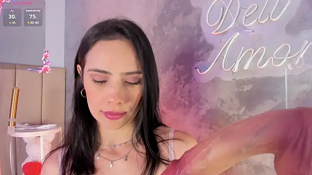 miamonroee  online show from February 20, 2026, 10:39 am