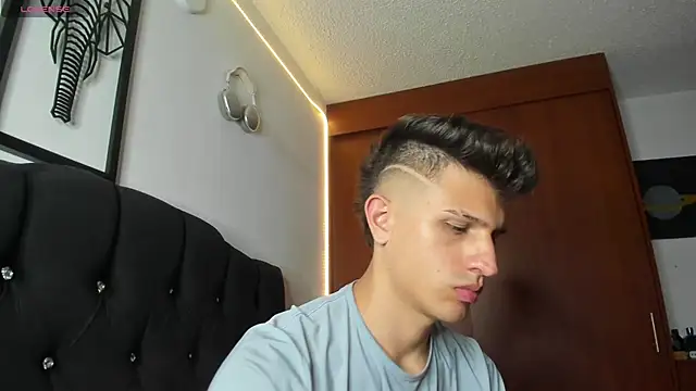 kevin ahss online show from December 3, 2025, 10:53 pm