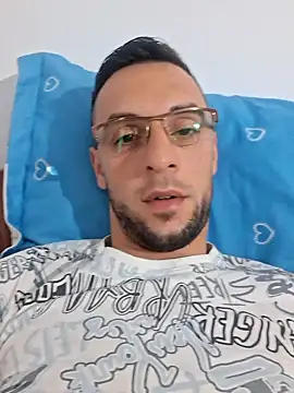 Necunoscutul001 online show from October 9, 2025, 5:52 am