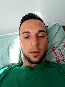 Necunoscutul001 online show from September 22, 2025, 6:08 am