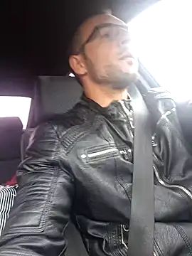 Necunoscutul001 online show from October 4, 2025, 11:12 am