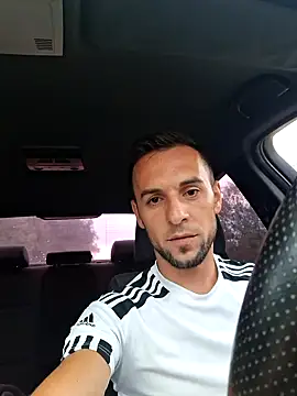 Necunoscutul001 online show from September 14, 2025, 4:46 am