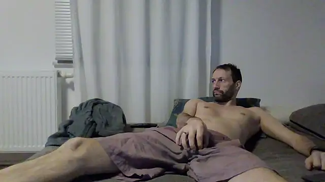 XLBarehengst online show from November 28, 2025, 6:41 pm