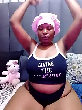 MrsMxx25 online show from October 19, 2025, 8:22 pm