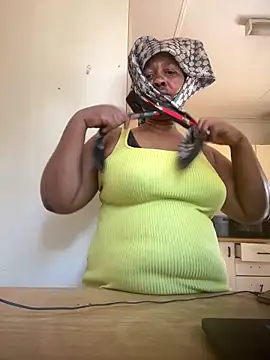 Snapshot of Ebonyboobsmilk chatting on December 4, 2025, 1:32 pm Ebonyboobsmilk online show from December 4, 2025, 1:32 pm