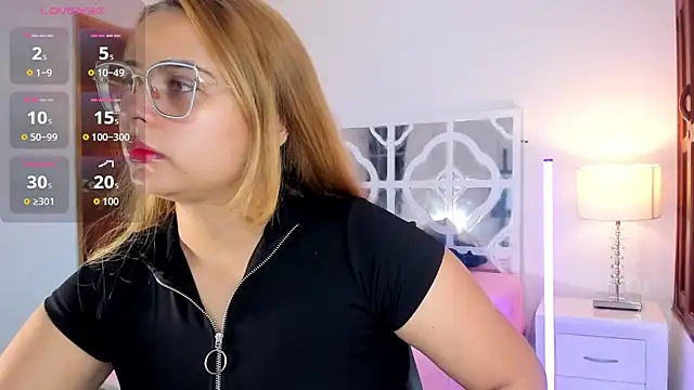 Snapshot of MikaelaStone chatting on November 28, 2025, 12:49 pm MikaelaStone online show from November 28, 2025, 12:49 pm