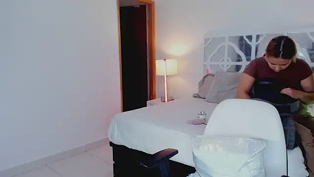 Snapshot of MikaelaStone chatting on November 29, 2025, 12:38 pm MikaelaStone online show from November 29, 2025, 12:38 pm