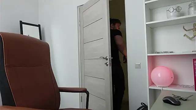 Snapshot of Richard_Dullas chatting on October 8, 2025, 9:55 am Richard Dullas online show from October 8, 2025, 9:55 am