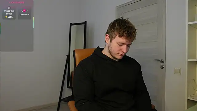 Snapshot of Richard_Dullas chatting on October 4, 2025, 5:42 am Richard Dullas online show from October 4, 2025, 5:42 am