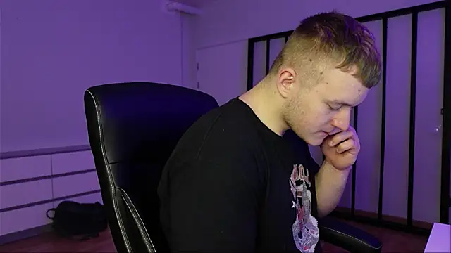 Snapshot of Richard_Dullas chatting on November 30, 2025, 2:07 pm Richard Dullas online show from November 30, 2025, 2:07 pm