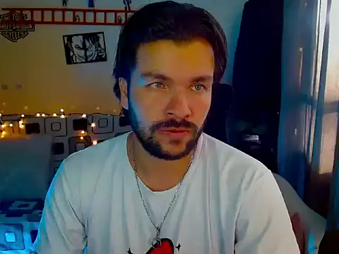 cortelioni massimo  online show from February 4, 2026, 10:27 pm