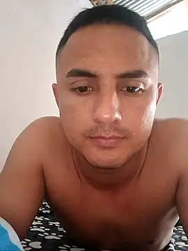 Geral Yeraldyn09 online show from December 18, 2025, 7:29 pm