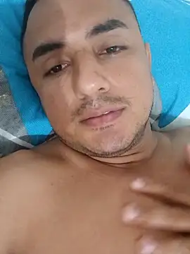 Geral Yeraldyn09 online show from December 21, 2025, 1:57 pm