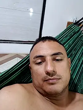 Geral Yeraldyn09 online show from October 4, 2025, 1:40 am