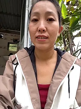 Huong-Ly online show from October 24, 2025, 1:59 am