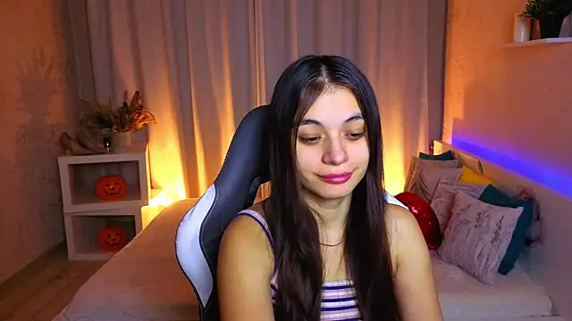 Leila Hefner online show from November 26, 2025, 3:06 am