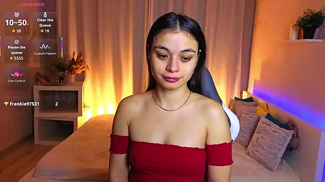 Leila Hefner online show from December 2, 2025, 2:56 am