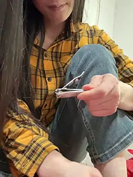 crhong666 online show from April 20, 2026, 1:08 am