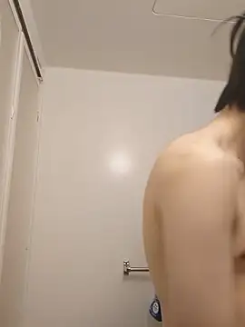 tanaka113 online show from May 18, 2026, 4:07 am