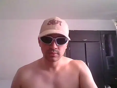 AlphaBoyyX online show from September 9, 2025, 5:33 pm