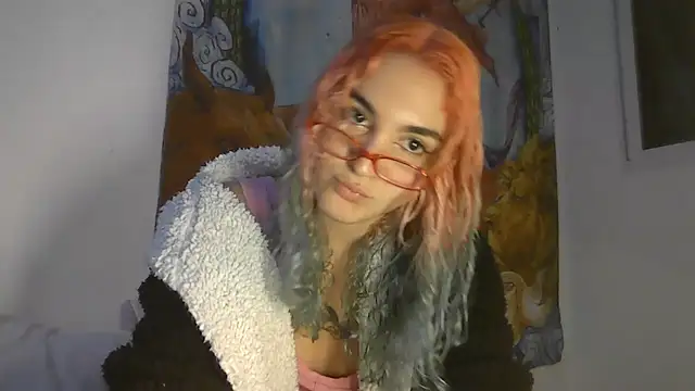 Snapshot of peetitefairy chatting on August 4, 2026, 4:28 am peetitefairy online show from August 4, 2026, 4:28 am