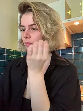 Snapshot of Rainbow_W chatting on September 24, 2025, 12:44 pm Rainbow W online show from September 24, 2025, 12:44 pm