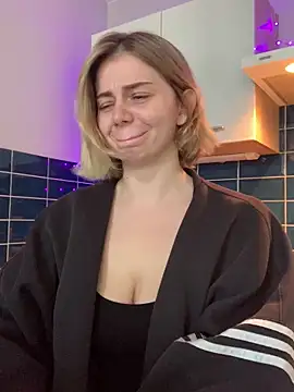 Snapshot of Rainbow_W chatting on September 26, 2025, 8:32 am Rainbow W online show from September 26, 2025, 8:32 am