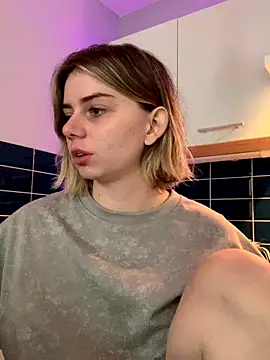 Snapshot of Rainbow_W chatting on October 2, 2025, 11:46 am Rainbow W online show from October 2, 2025, 11:46 am