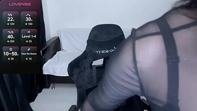 Snapshot of Sunshine_J chatting on October 29, 2025, 12:53 am Sunshine J online show from October 29, 2025, 12:53 am