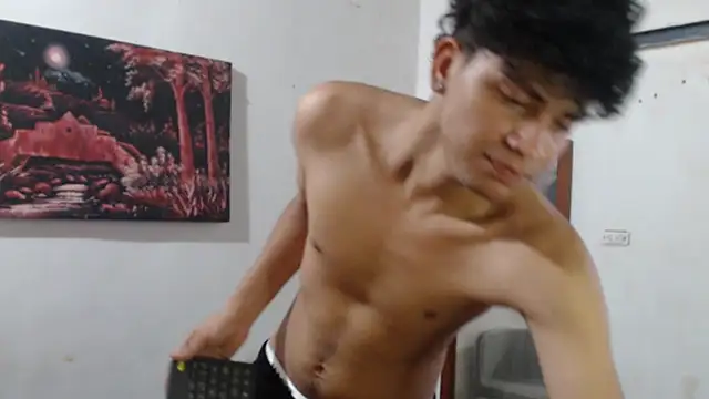 alice julls online show from November 4, 2025, 10:02 pm