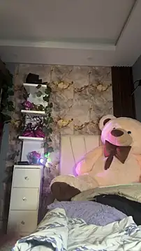 hannachris- online show from June 11, 2026, 2:53 am