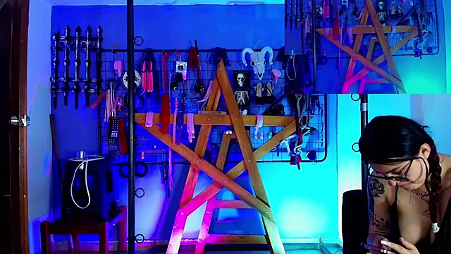 Snapshot of Misstresss_aurora_bdsm chatting on October 30, 2025, 3:09 pm Misstresss aurora bdsm online show from October 30, 2025, 3:09 pm